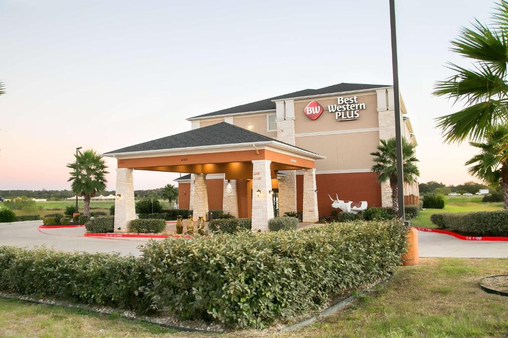 Best Western Plus Longhorn Inn & Suites Main image 1