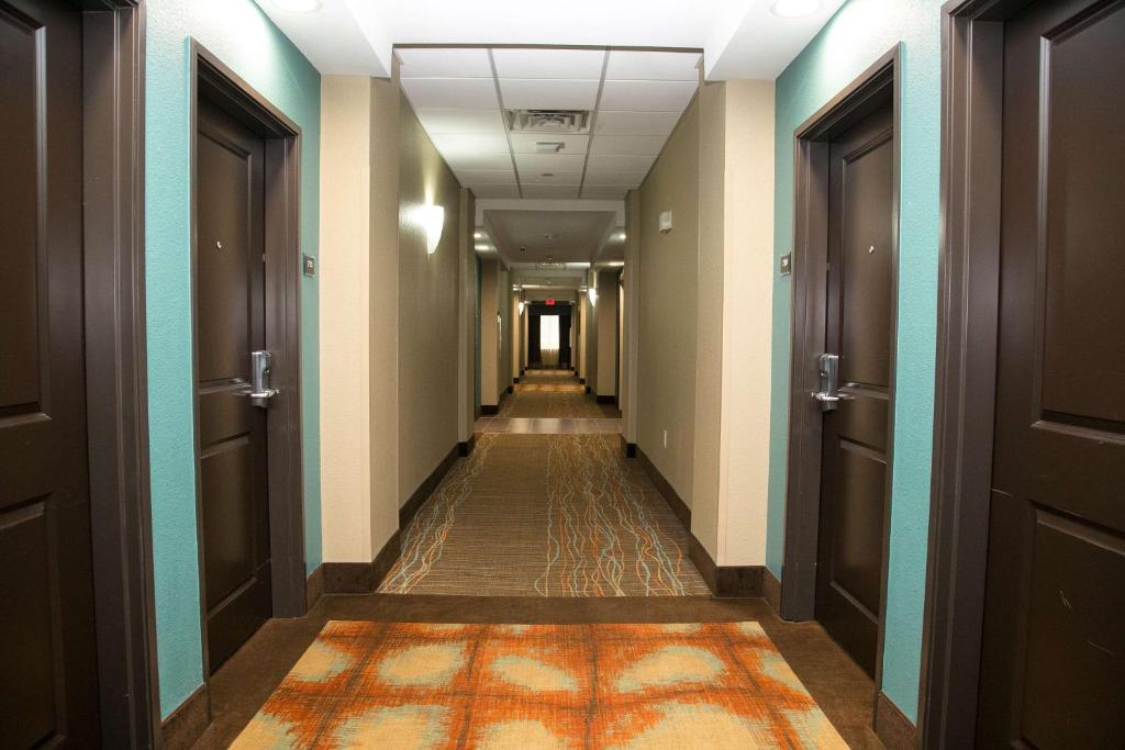 Best Western Plus Longhorn Inn & Suites image 11