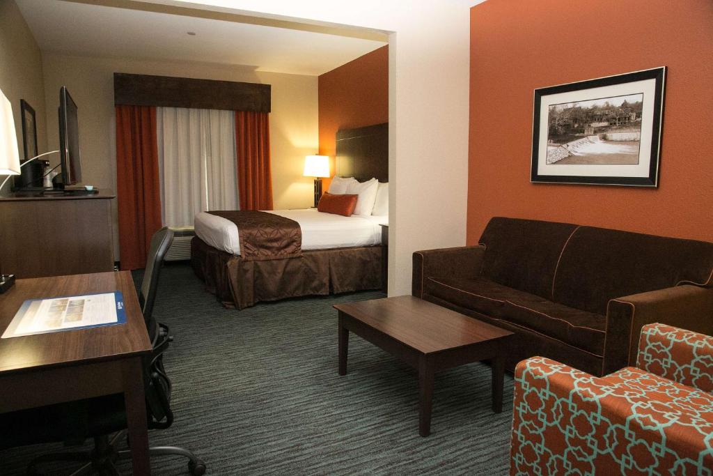 Best Western Plus Longhorn Inn & Suites image 14