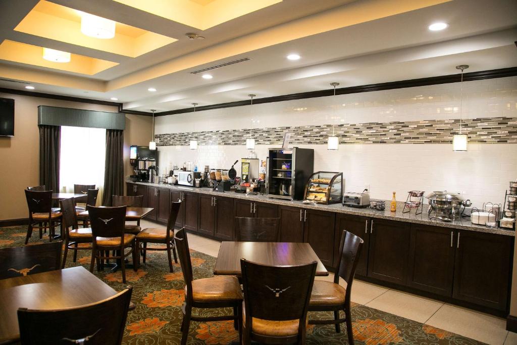 Best Western Plus Longhorn Inn & Suites image 17