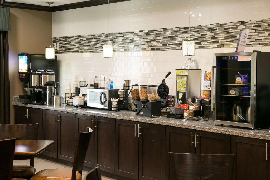 Best Western Plus Longhorn Inn & Suites image 18