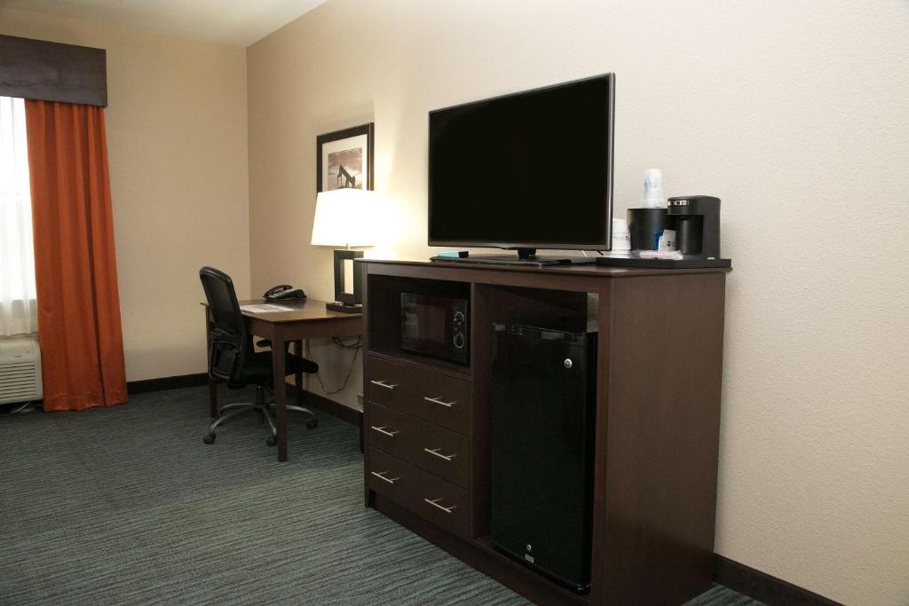 Best Western Plus Longhorn Inn & Suites image 21
