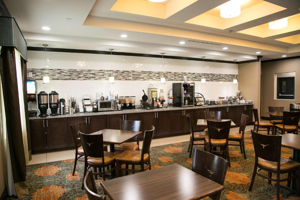 Best Western Plus Longhorn Inn & Suites image 7